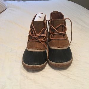 NWT Sorel Out N About boots